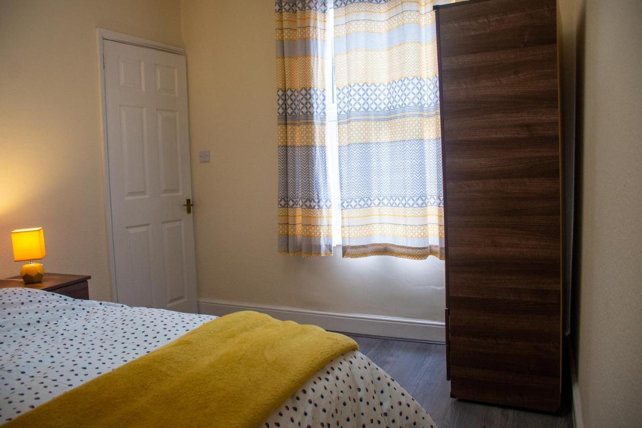 Royale Green View House- Free Parking, Wifi, Perfect For Contractors And Holiday Нортхемптон Экстерьер фото
