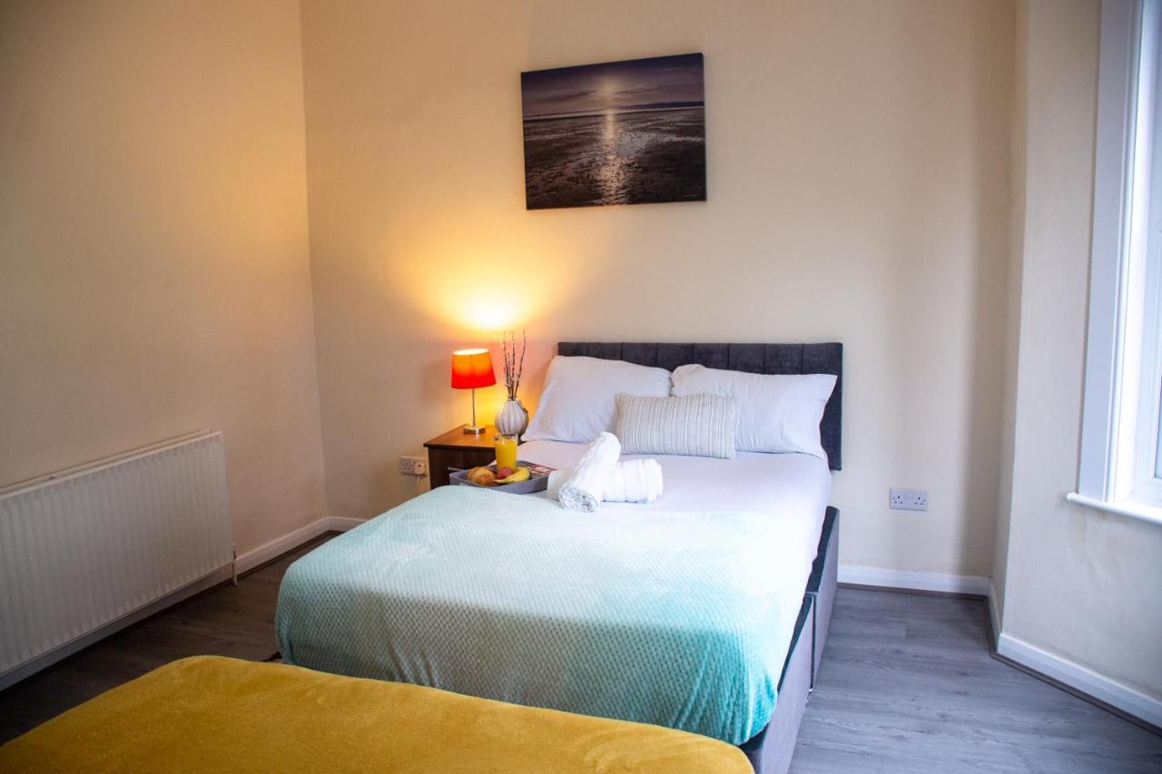Royale Green View House- Free Parking, Wifi, Perfect For Contractors And Holiday Нортхемптон Экстерьер фото