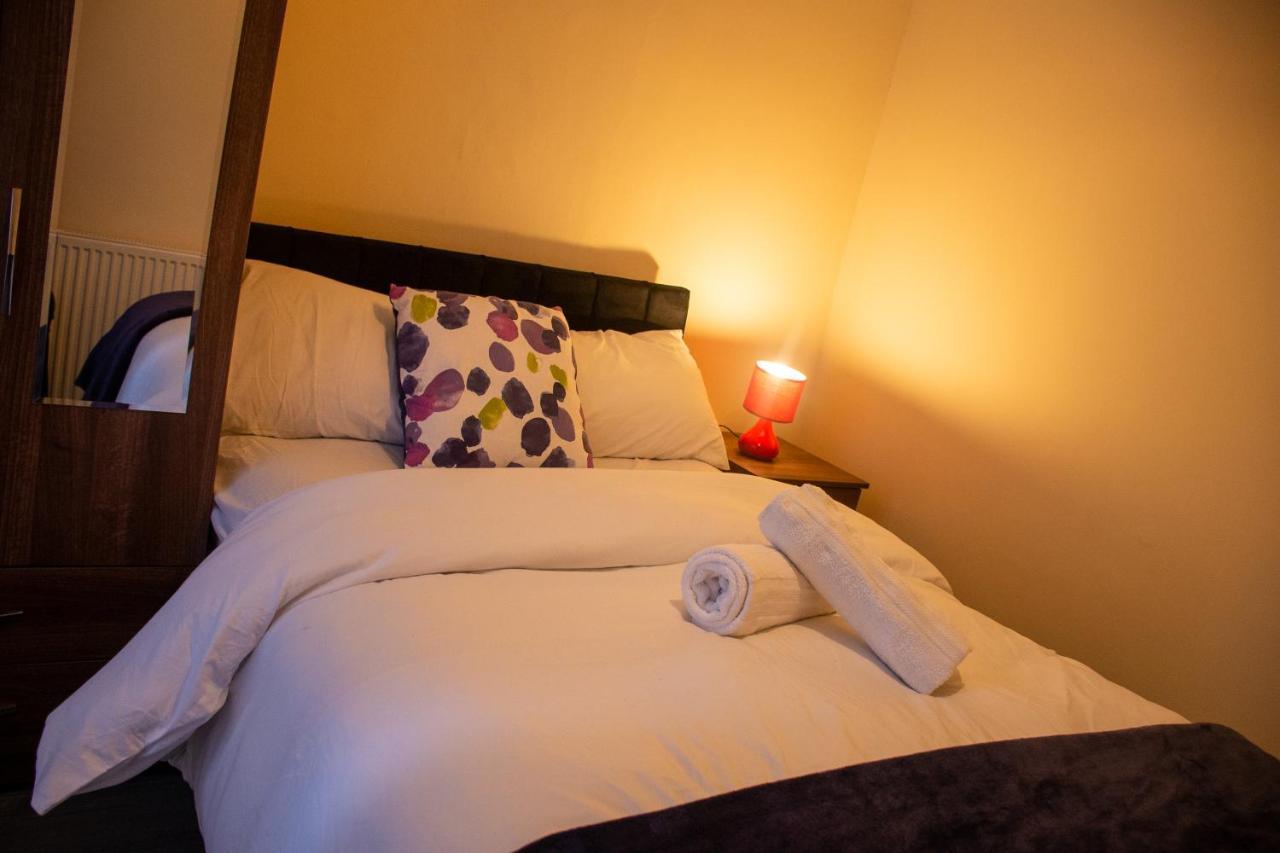 Royale Green View House- Free Parking, Wifi, Perfect For Contractors And Holiday Нортхемптон Экстерьер фото
