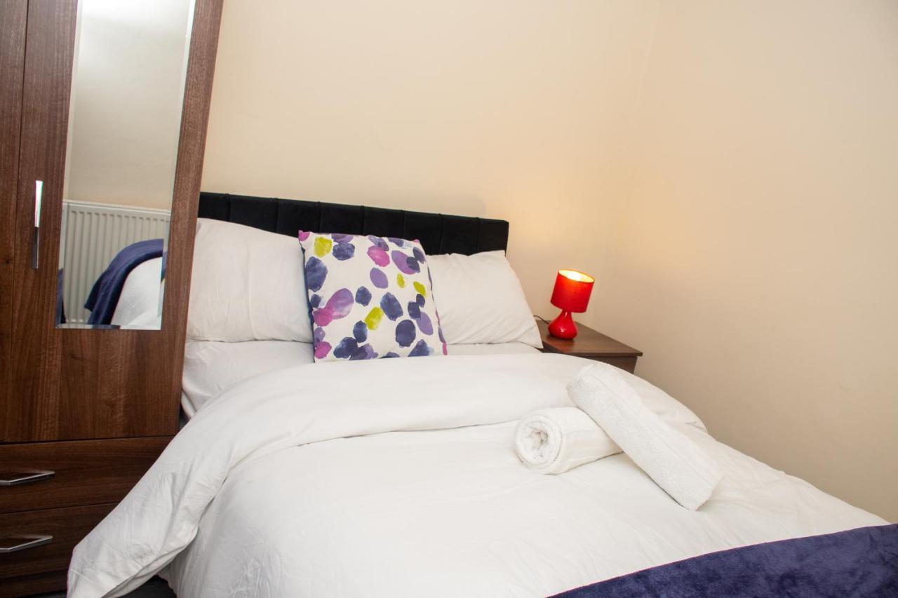 Royale Green View House- Free Parking, Wifi, Perfect For Contractors And Holiday Нортхемптон Экстерьер фото
